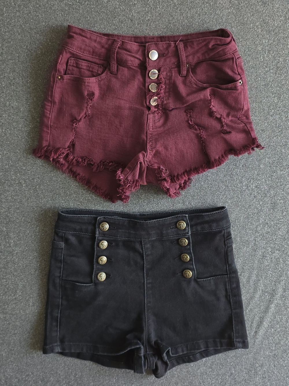 Cello Jeans Angel Kiss Women’s Shorts Size 0 & XS Black Burgundy Distressed